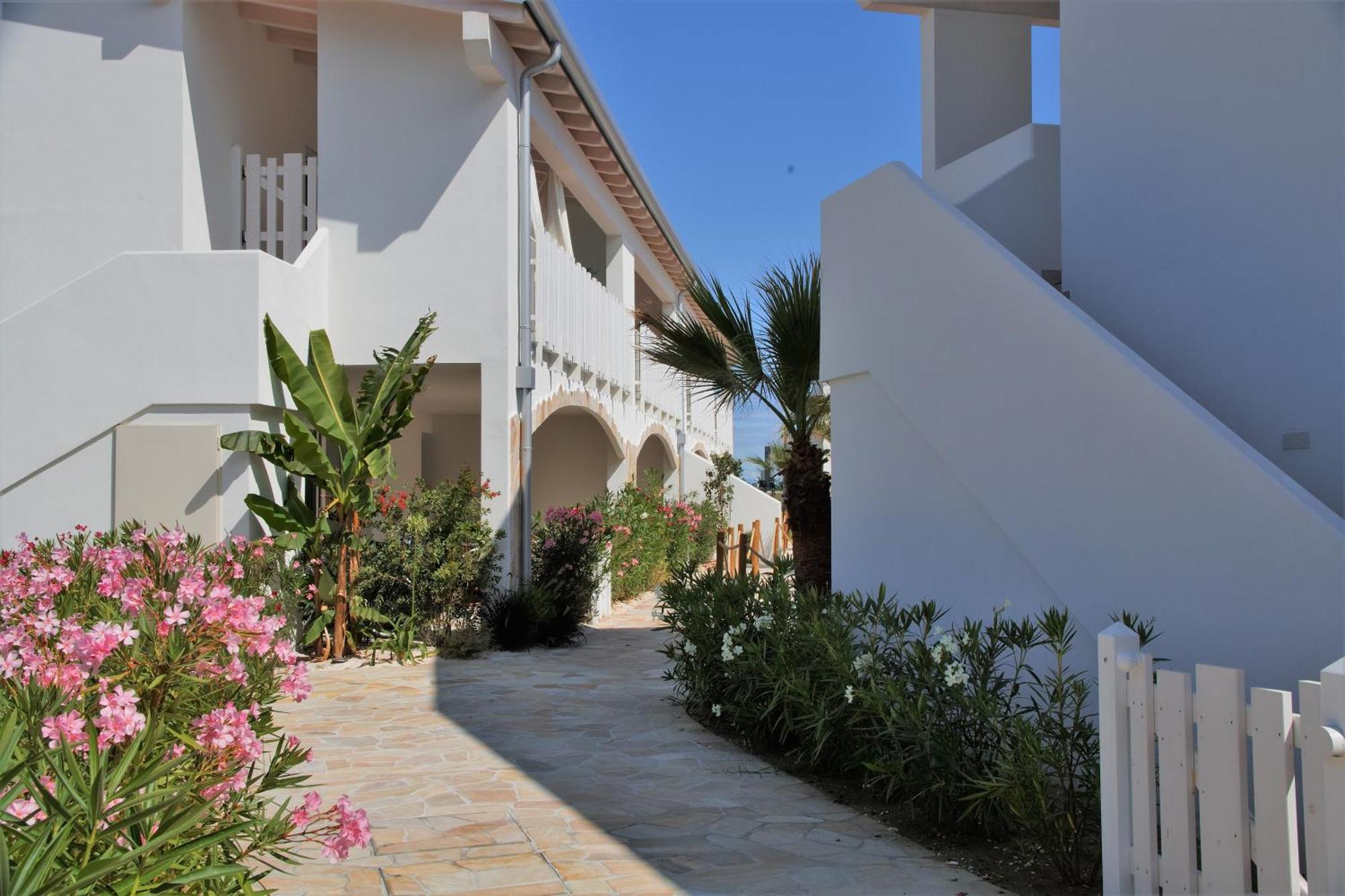 Cala Blu Residence Con Piscina-Centralissimo ลิโดดิเยโซโล ภายนอก รูปภาพ