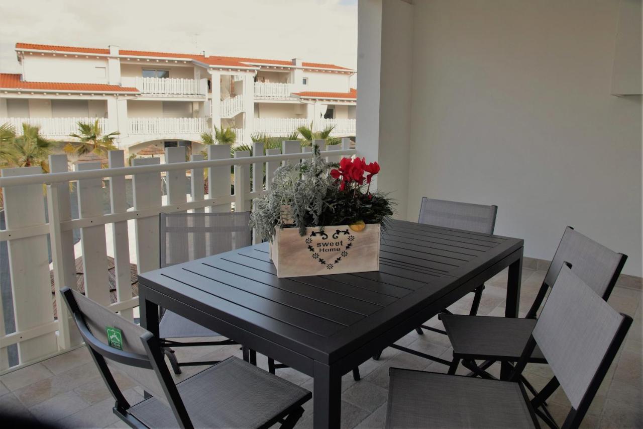 Cala Blu Residence Con Piscina-Centralissimo ลิโดดิเยโซโล ภายนอก รูปภาพ